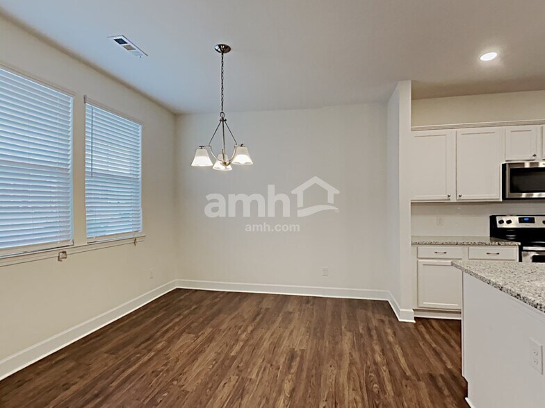 Building Photo - 5075 Trailwater Dr