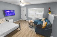 Building Photo - 7813 Detroit St