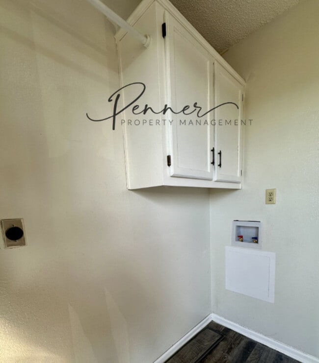 Building Photo - 105 SW 20th St