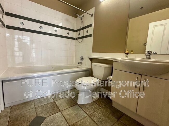 Building Photo - 1499 Blake St