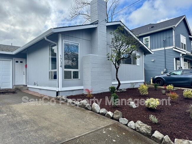 Building Photo - 1734 NE Bryant St