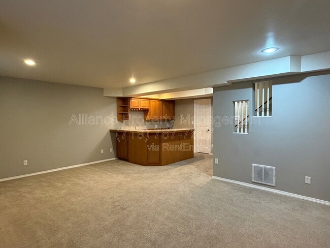 Building Photo - 2825 Dristol Dr