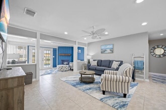 Building Photo - 925 Trinidad Rd