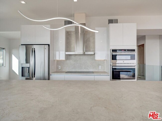 Building Photo - 18109 Coastline Dr