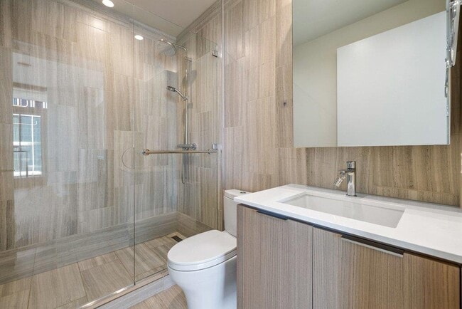 Building Photo - 44 East Ave