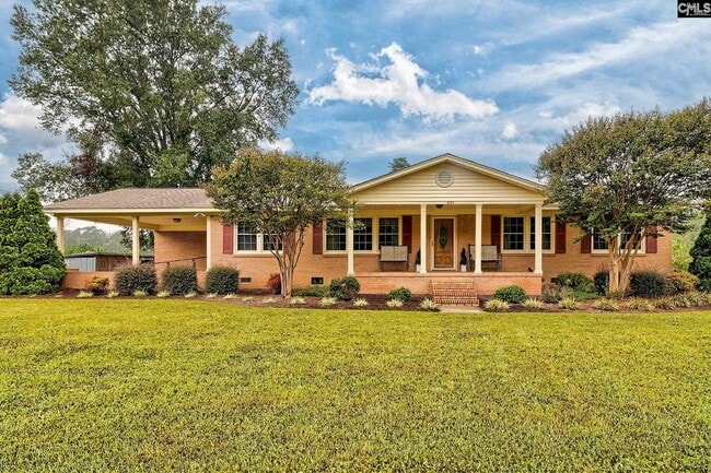 Primary Photo - 221 Crooked Creek Rd