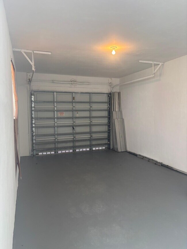 Building Photo - 5020 Tyler St