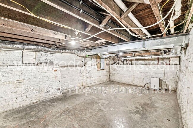 Building Photo - 215 Wisconsin St