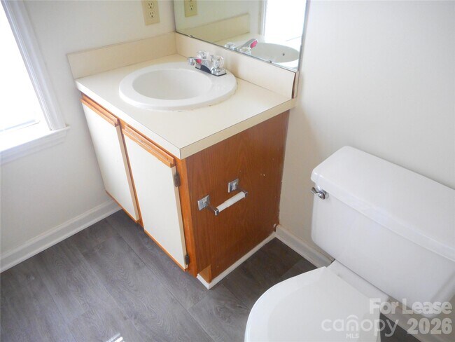 Building Photo - 6622 Bevington Ridge Rd