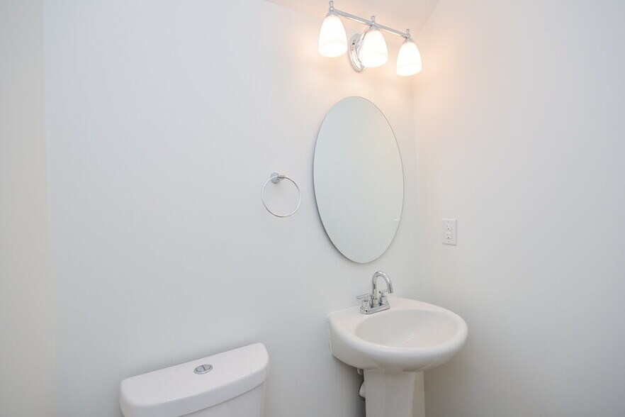 Building Photo - 3458 Sandstone Trail SE