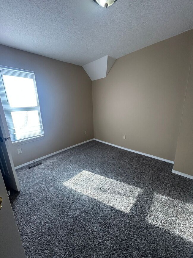 Building Photo - New Listing!!!