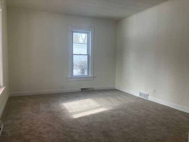 Building Photo - Single Family Home for Rent