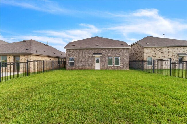 Building Photo - 27627 Village Way Dr.