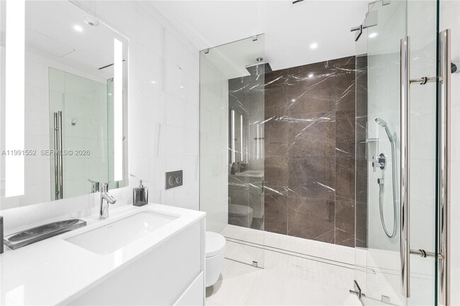 Building Photo - 300 Biscayne Blvd Way