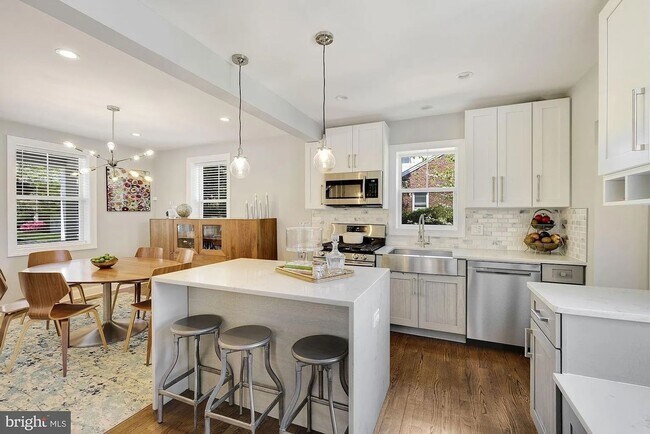 Building Photo - Newly Renovated Single Family home with Off Street Parking