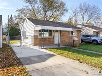 Building Photo - 1320 E Goulson Ave