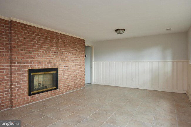 Building Photo - 6716 Tulip Hill Terrace