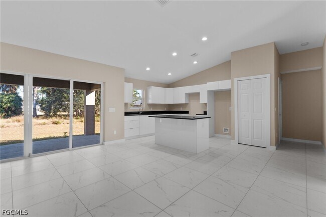 Building Photo - 3513 NE 17th Pl