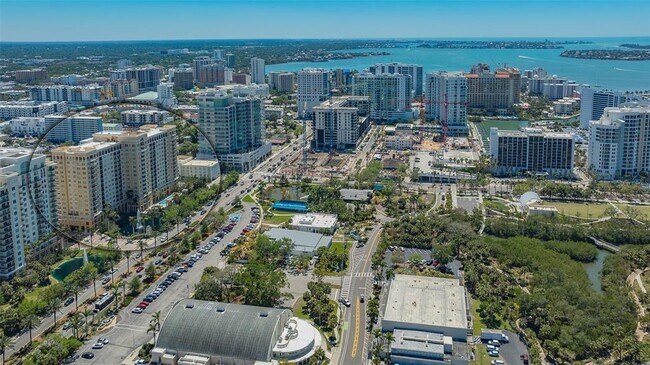 Building Photo - 750 N Tamiami Trl