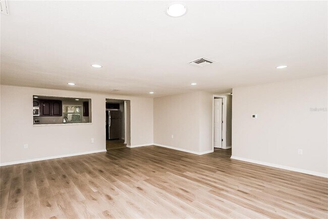 Building Photo - 3914 Pensdale Dr