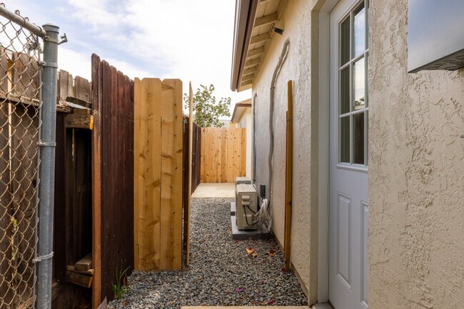 Building Photo - 8781 Blue Boy Ln