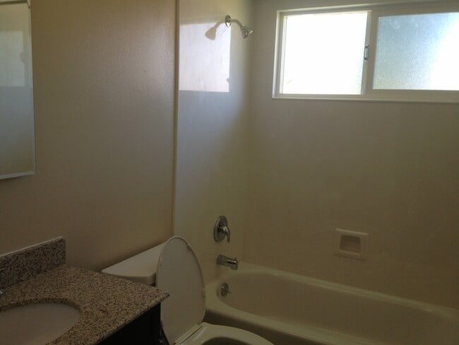 Building Photo - Charming single family home in Livermore