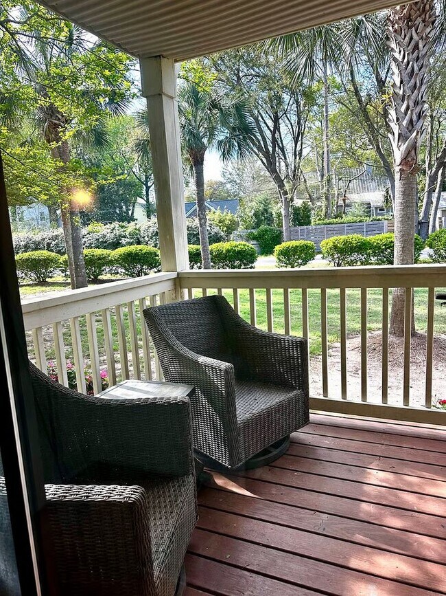 Building Photo - Furnished/Updated 1 Bed/1 Bath Condo- Close to Sullivan's Island