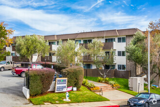 Building Photo - The Riley at Belmont Hills