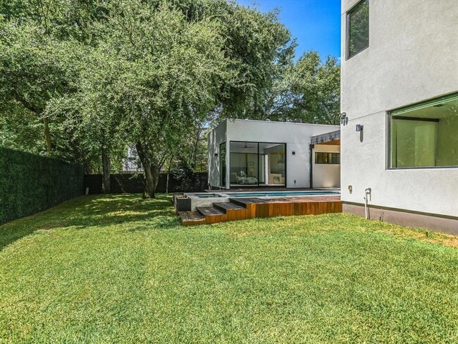 Building Photo - 1601 Barn Swallow Dr