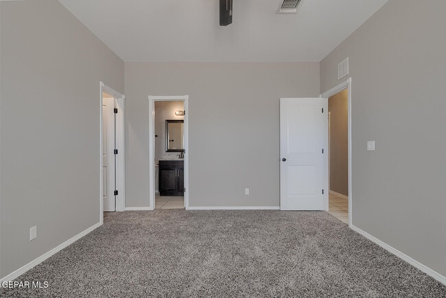 Building Photo - 14708 Boer Trl Ave