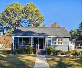 Building Photo - 610 Lynwood Ave NE