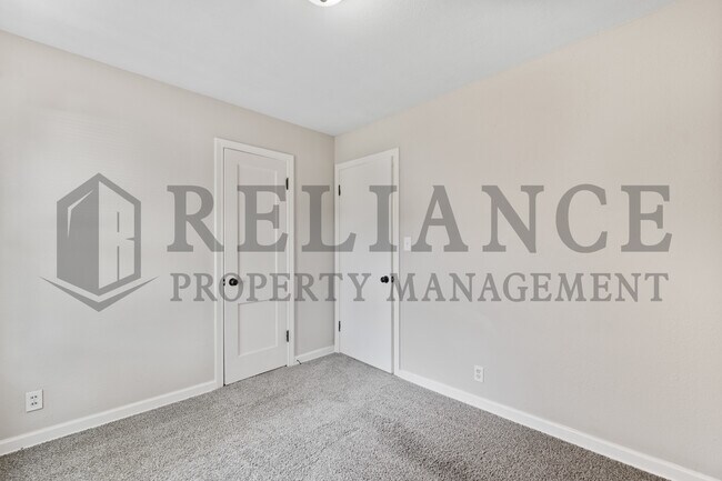 Building Photo - 2136 S Waco Ave