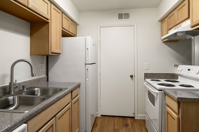 B1 Floorplan Kitchen - Memorial Heights at Washington