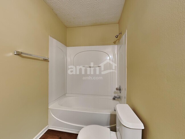 Building Photo - 889 Bramble Way