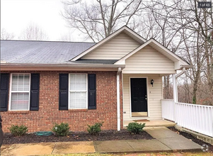 Building Photo - Charming 2-bedroom, 2-bathroom