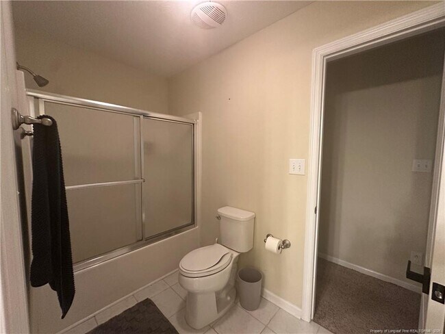 Building Photo - 143 Fairway Ln