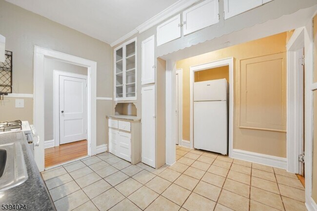 Building Photo - 2 Washburn Pl