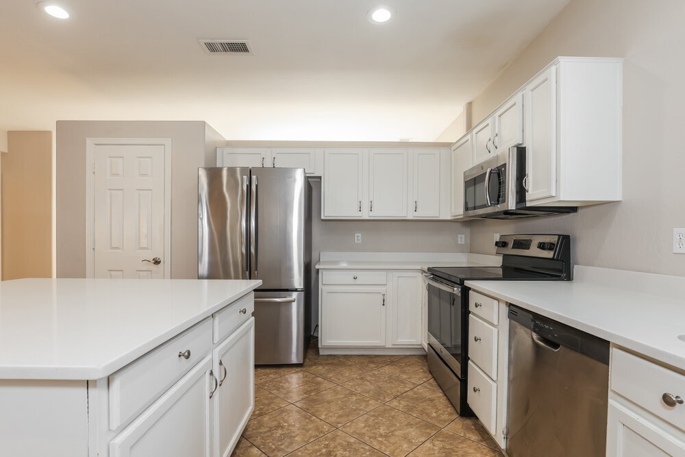 Building Photo - 1913 S 83rd Dr