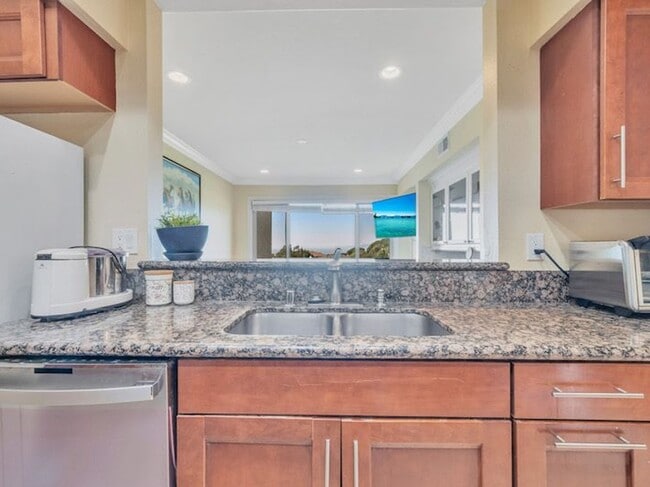 Building Photo - 29600 Island View Dr