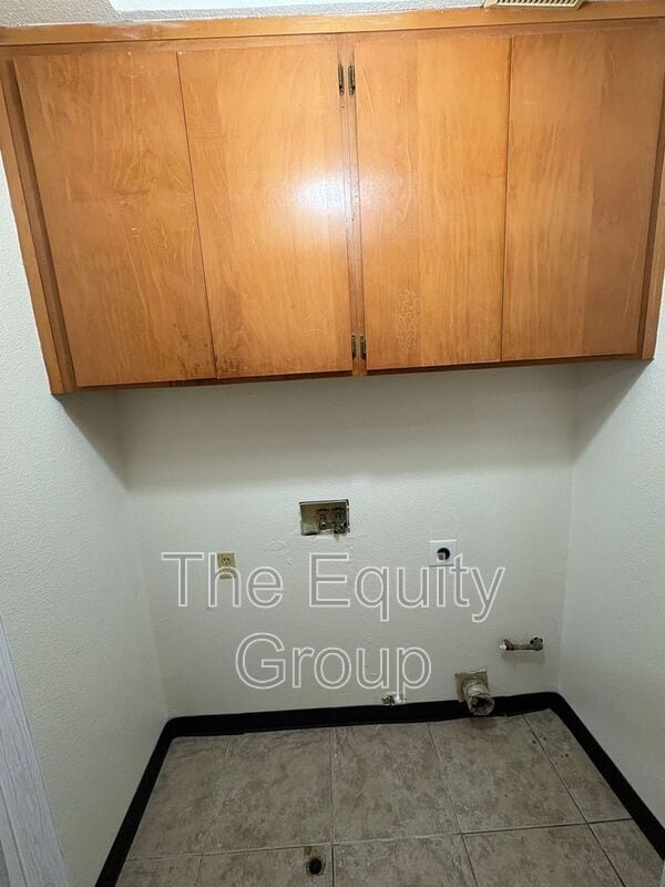 Building Photo - 1642 N Goddard St