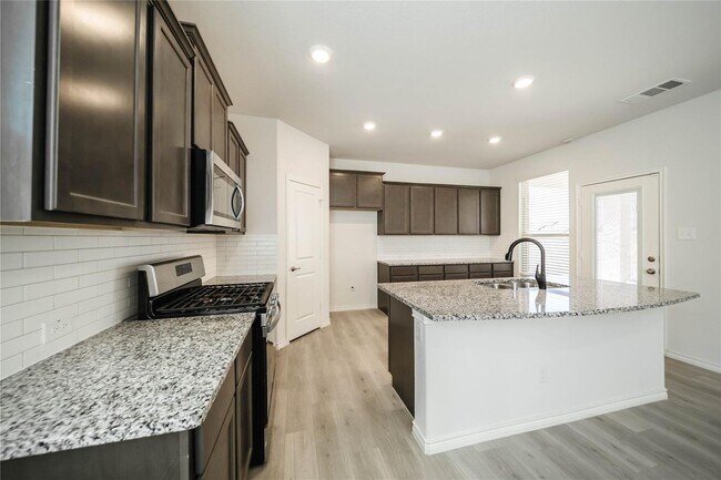 Building Photo - Elegant 4-bedroom 4-bath in McKinney