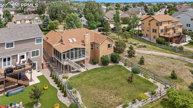 Building Photo - Gorgeous ranch home with spectacular views!