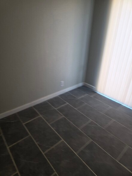 Building Photo - 13865 Julian Dr