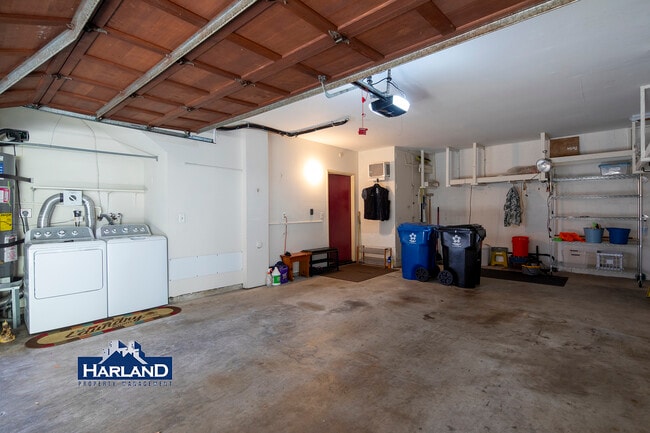 Building Photo - 8668 Villa La Jolla Dr