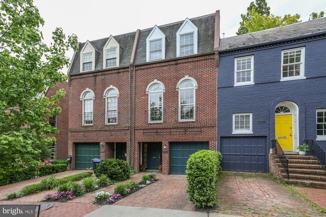 Building Photo - 3332 Dent Pl NW