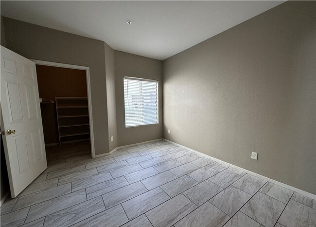 Building Photo - 6480 Annie Oakley Dr