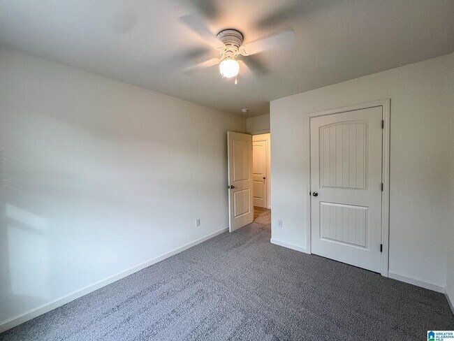 Building Photo - 217 Chelsea Pk Cir