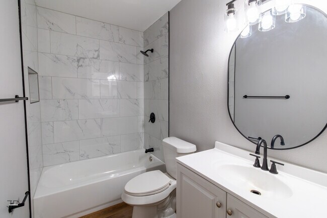 Building Photo - 3206 9th St