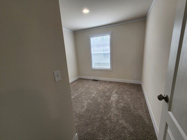 Building Photo - 17 Video Ct