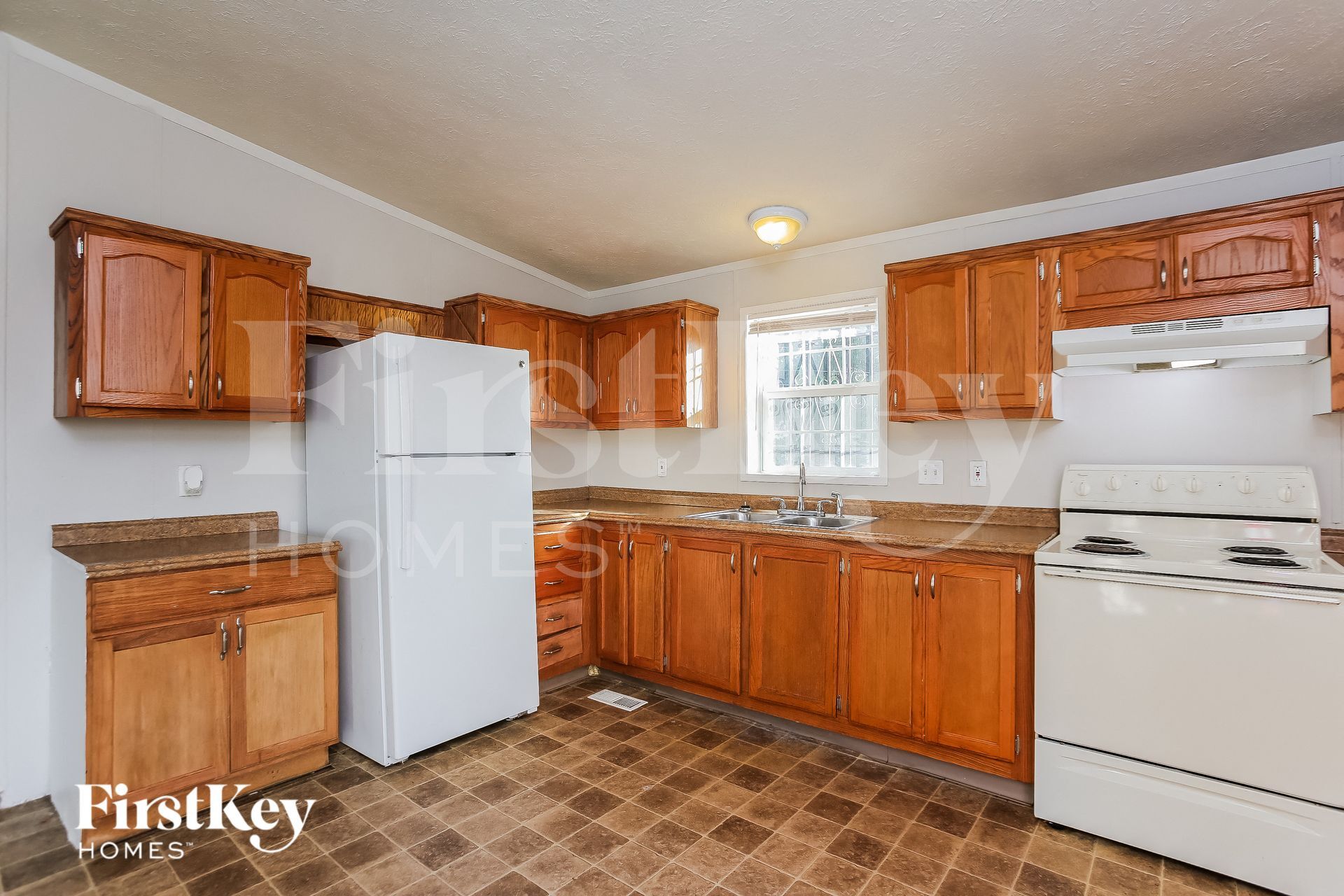 Building Photo - 5650 Askew Ave